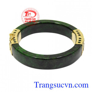 Vòng ngọc cẩm thạch từ lâu đã được biết đến về sự vẻ đẹp cũng như giá trị của nó.