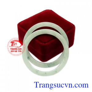 Sản phẩm phù hợp với nhiều kiểu trang phục, đảm bảo chất lượng.