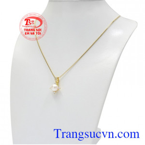 Vì vậy ngọc trai chính là biểu tượng của sự thành công, chiến thắng và vượt qua mọi khó khăn, thử thách.