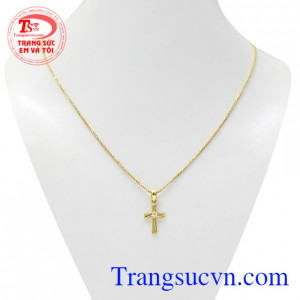 Bộ mặt thánh giá an lành là sự kết hợp của mặt dây thánh giá và dây chuyền vàng chất lượng.
