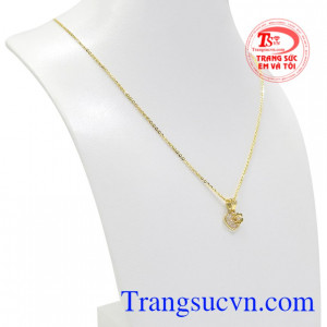 Sản phẩm mang đến vẻ đẹp dễ thương và duyên dáng cho người đeo.