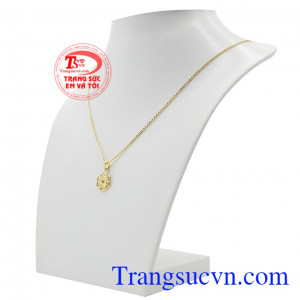 Thiết kế tinh xảo, kiểu dáng trẻ trung, phong cách giúp người đeo càng thêm xinh đẹp và duyên dáng hơn. Bộ trang sức bông tuyết diệu kỳ