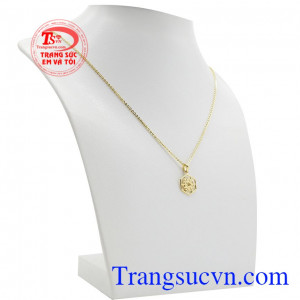 Bộ trang sức bông tuyết diệu kỳ là món quà ý nghĩa để bạn dành tặng cho người phụ nữ mà bạn yêu thương trong dịp lễ giáng sinh này. 