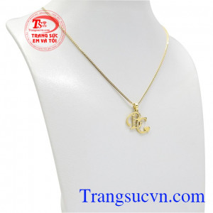 Bộ trang sức chữ BC phong cách và cá tính. 