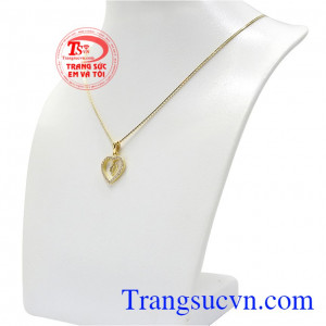 Sản phẩm phù hợp làm quà tặng cho phái đẹp trong những dịp đặc biệt. Bộ trang sức chữ V tinh tế