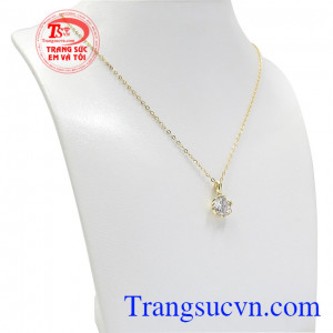 Bộ trang sức nữ vàng đáng yêu được sản xuất và chế tác theo công nghệ hiện đại mang tới bộ trang sức hoàn hảo cho người dùng.