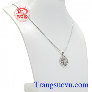 Bộ trang sức vàng trắng thời trang phong cách và trẻ trung. 