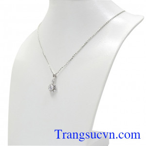 Thiết kế nổi bật với những viên đá cz tạo điểm nhấn kết hợp cùng vàng trắng 10k bền đẹp. Bộ trang sức vàng trắng tinh tế