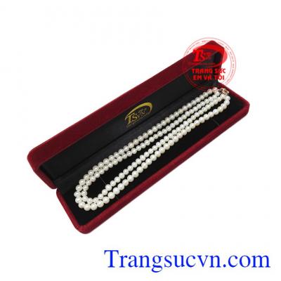 Chuỗi cổ ngọc trai đôi xinh xắn.