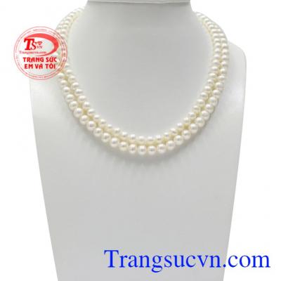 Chuỗi cổ ngọc trai đôi được chế tác tỉ mỉ, độc đáo tôn lên nét thanh lịch cho người đeo.