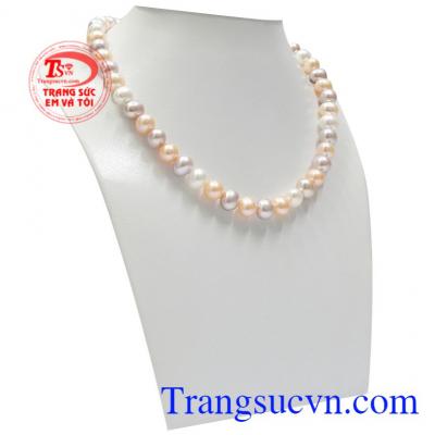 Khi kết hợp cùng áo dài hay những chiếc đầm dự tiệc sẽ khiến cho phái đẹp tỏa sáng hơn.