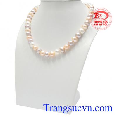 Sản phẩm phù hợp cho những quý cô yêu thích phong cách nữ tính và thanh lịch.