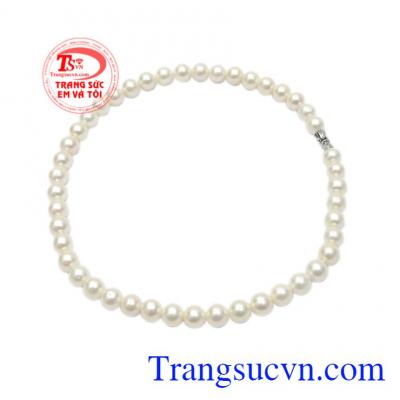 Chuỗi cổ ngọc trai thanh lịch đảm bảo chất lượng.