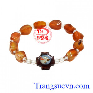 Chuỗi mân côi mã não độc đáo hợp thời trang dễ dàng kết hợp với nhiều trang phục khác nhau.