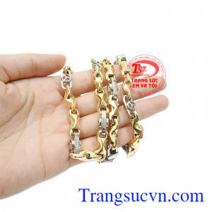 Dây chuyền nam từ lâu đã được phái mạnh lựa chọn nhiều để làm trang sức đeo bên mình.