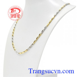 Với kiểu thiết kế không nhiều chi tiết cầu kỳ phù hợp cho những chàng trai yêu thích phong cách nhẹ nhàng không quá hầm hố.