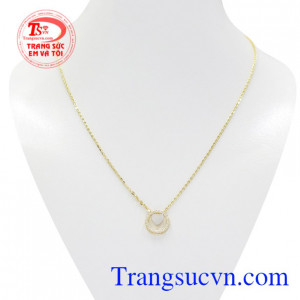 Dây chuyền vàng tây trái tim được nhập khẩu từ Hàn Quốc, thiết kế bắt mắt, sáng bóng.