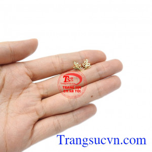 Đôi bông tai chiếc lá hy vọng nhận đặt chế tác theo yêu cầu.