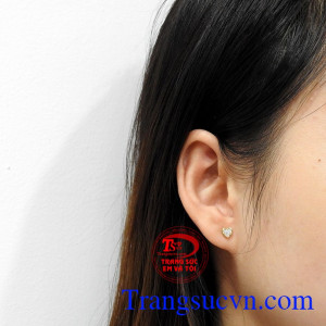 Hoa tai trái tim bé nhỏ