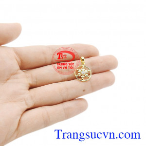 Sản phẩm mang phong cách trẻ trung, hợp thời trang. Hoa tuyết may mắn vàng