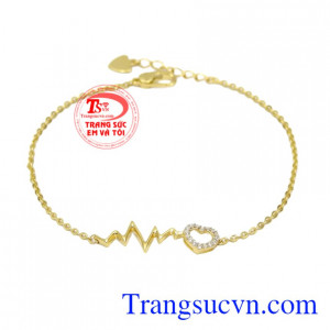Lắc tay vàng nhịp đập trái tim mang đến vẻ nữ tính và nhẹ nhàng đến cho người đeo.