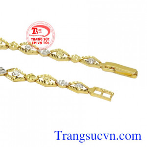 Như vậy thì các cô gái sẽ hiểu được tấm chân tình của bạn dành cho cô ấy.