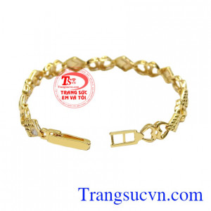 Lắc tay nữ vừa phong cách vừa mang đến nét trưởng thành.