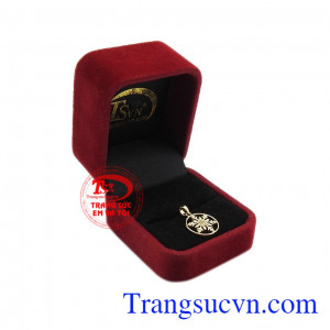 Mặt dây thích hợp làm quà tặng cho người thân và bạn bè trong dịp lễ giáng sinh. Mặt dây nữ vàng tuyết