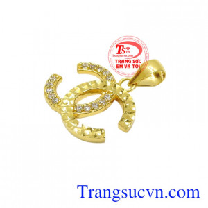 Chiếc mặt dây này sẽ là món quà xinh xắn để dành tặng cho người thân và bạn bè trong những dịp đặc biệt.