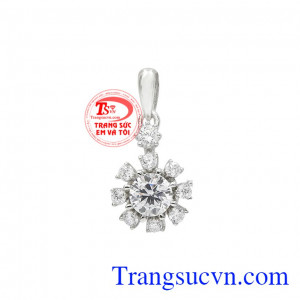 Mặt nữ vàng trắng tinh tế