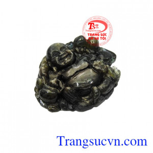 Phật Di Lặc đã quá quen thuộc với nụ cười hiền từ và nhân hậu.