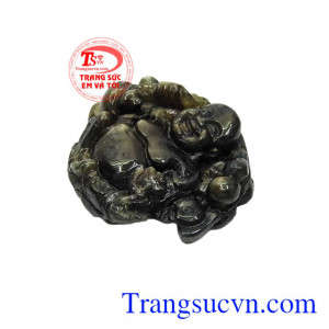 Một người khi buồn phiền chỉ cần nhìn vào khuôn mặt vị phật này cũng thấy hạnh phúc hơn.