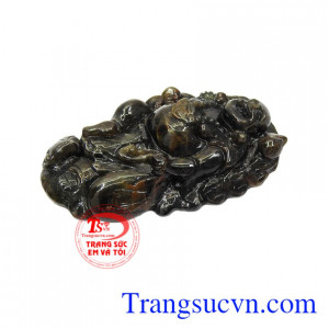Không chỉ vậy, phật Di Lặc chạm khắc lên đá sapphire còn giúp cho người dùng hỗ trợ chữa trị một số bệnh về mất ngủ, đau đầu và cải thiện thị giác.