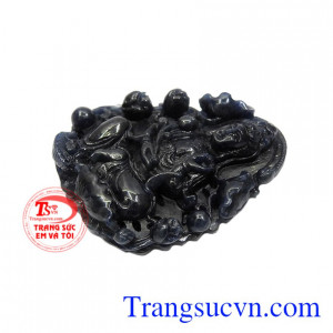 Sản phẩm có thể bọc vàng hoặc bạc tôn lên vẻ sang trọng và quý phái cho người đeo.