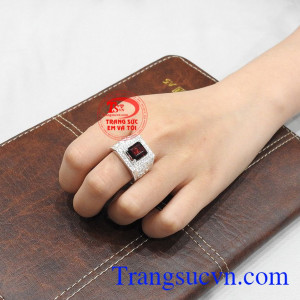 Nhẫn bạc granat rồng bay