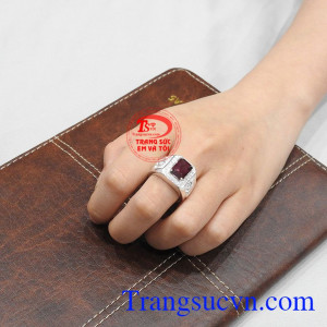 Nhẫn bạc nam granat quyền lực