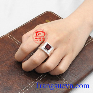 Nhẫn bạc nam granat thiên nhiên
