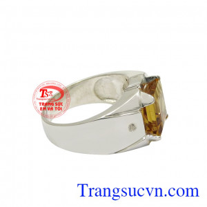 Ngoài tác dụng trong phong thủy, thạch anh vàng còn bảo vệ cơ thể tránh được các bệnh về thận, dạ dày và đường ruột. Nhẫn bạc thạch anh vàng mệnh kim