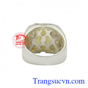 Sản phẩm phù hợp cho người mệnh kim và mệnh thổ. Nhẫn bạc thạch anh vàng tài lộc