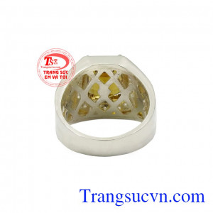 Chính vì vậy mà rất nhiều khách hàng đã lựa chọn nhẫn bạc thạch anh vàng thiên nhiên để đeo bên mình. Nhẫn bạc thạch anh vàng thiên nhiên