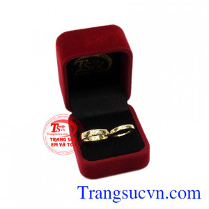 Nhẫn cưới thánh giá tình yêu đẹp.