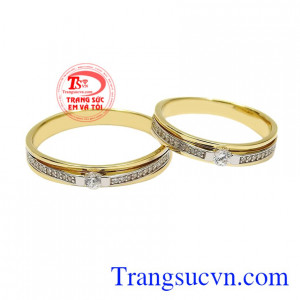 Nhẫn cưới vàng hạnh phúc đôi lứa được nhập khẩu Hàn Quốc hợp thời trang.