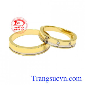 Nhẫn cưới vàng tây viên mãn sự lựa chọn tuyệt vời dành cho các cặp đôi yêu thích sự đơn giản không quá cầu kỳ.