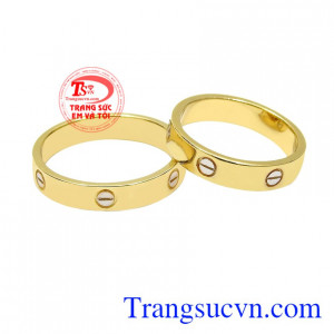 Nhẫn cưới vàng tình yêu bền lâu được chế tác với kiểu dáng thời thượng, bền đẹp.