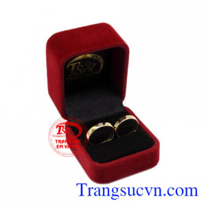 Nhẫn cưới vàng tình yêu chất lượng.