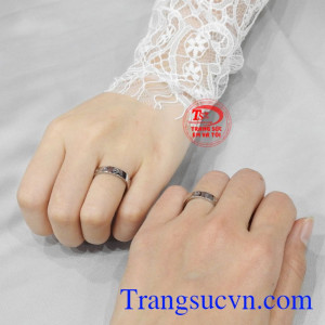 Nhẫn cưới vàng trắng xu hướng