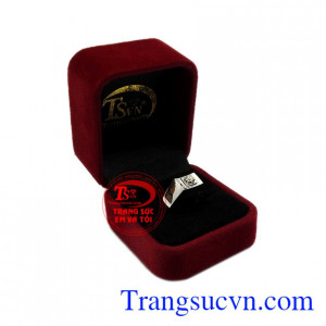 Nhẫn nam thời thượng vàng trắng chất lượng.