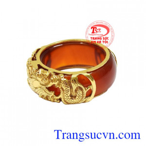 Nhẫn ngọc mã não là loại ngọc quý mang đến vận may và điềm lành đến cho người dùng.