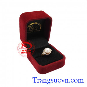 Trang sức Em và Tôi nhận đặt chế tác theo yêu cầu, giao hàng toàn quốc. Nhẫn ngọc trai đẳng cấp