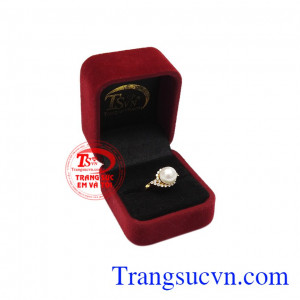 Nhẫn ngọc trai kỳ diệu có giấy kiểm định đá quý.